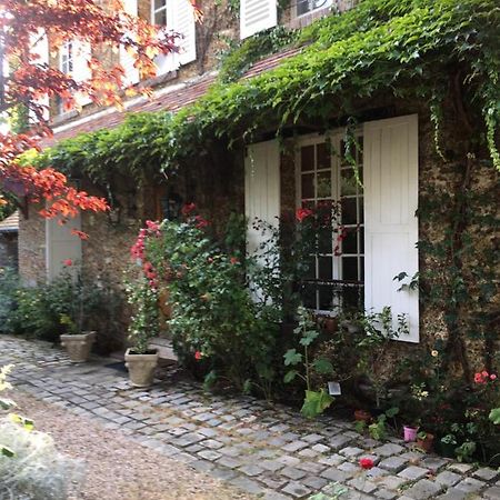 Le Cedre Bleu Bed and Breakfast Grosrouvre Exterior foto