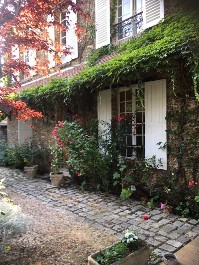 Le Cedre Bleu Bed and Breakfast Grosrouvre Exterior foto